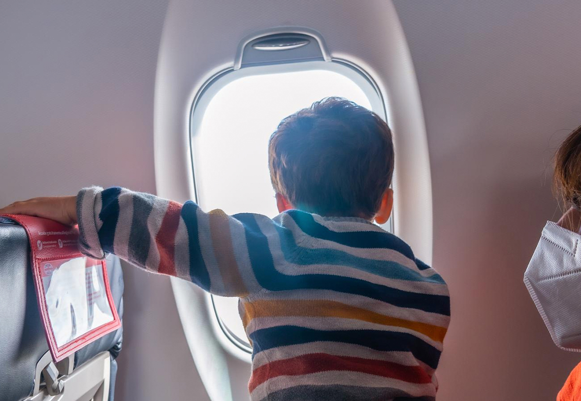 Permiso para que los menores salgan del país